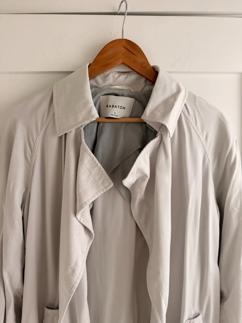 Aritzia Bavarian Lawson Trench Coat, Size: S - Picture 5 of 7